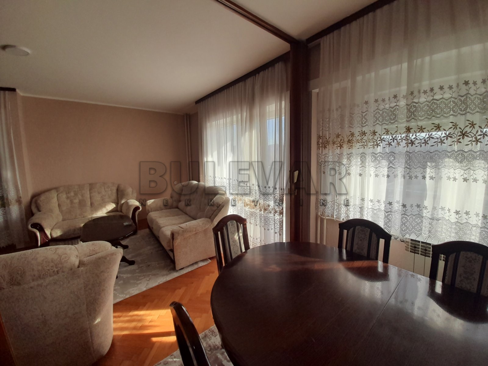 Trosoban stan, 67 m2, Čair, Prvomajska ID: i-013254 4