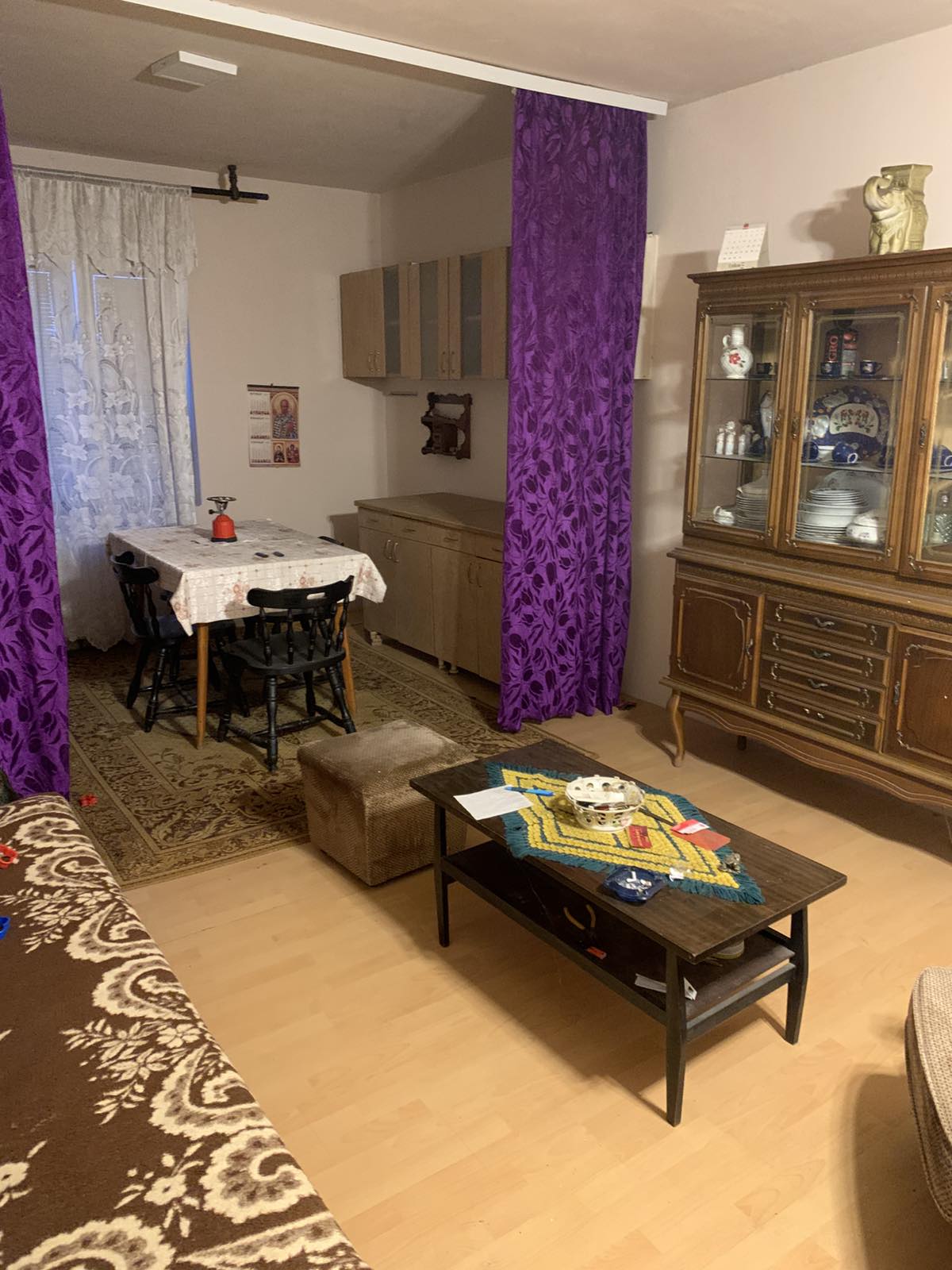 Prodajem kucu u Velikim Crljenima 4