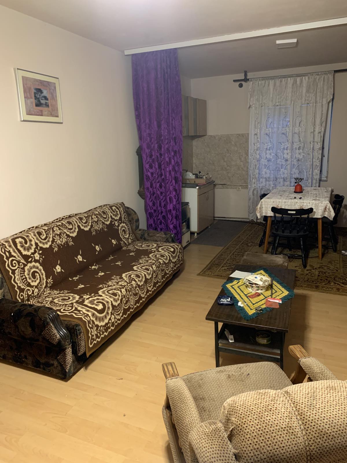 Prodajem kucu u Velikim Crljenima 5