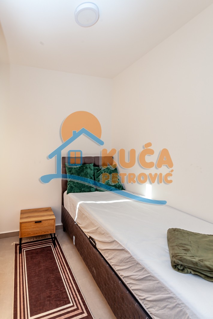 Dvosoban stan, 36 m2, Crveni Pevac, Hajduk Stanka ID: i-013262 6