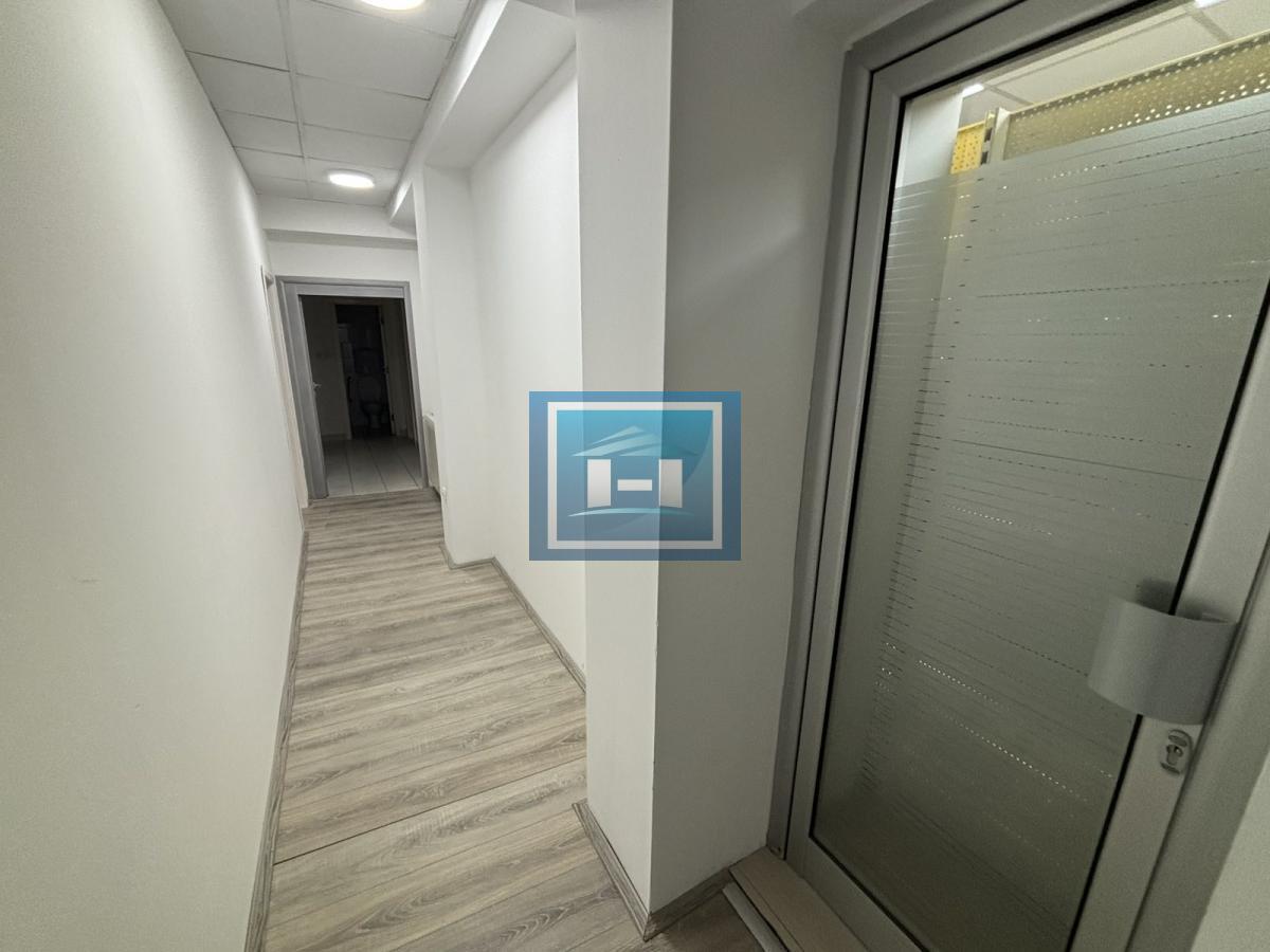 Izdavanje poslovnog prostora u strogom centru Jagodine – odlična lokacija, 171 m² 13