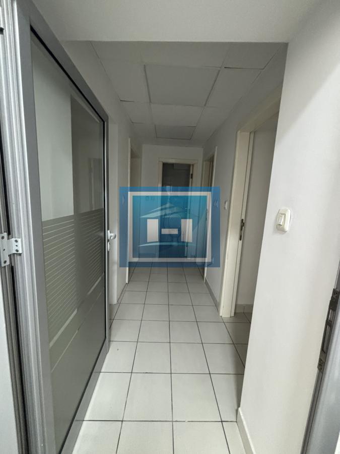 Izdavanje poslovnog prostora u strogom centru Jagodine – odlična lokacija, 171 m² 15