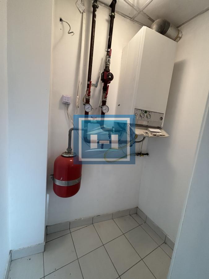 Izdavanje poslovnog prostora u strogom centru Jagodine – odlična lokacija, 171 m² 9