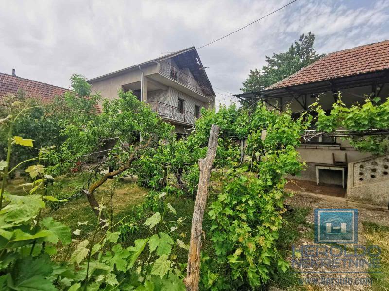 Kompletno seosko domaćinstvo 21