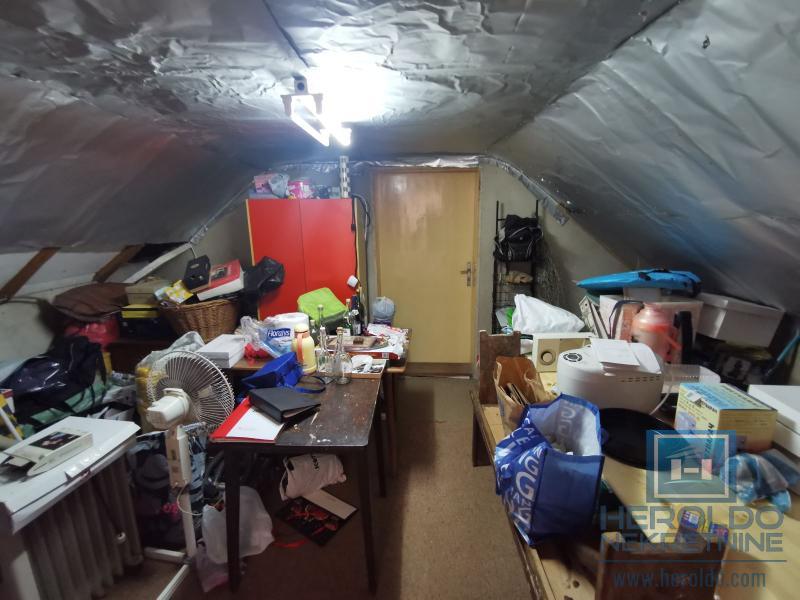 Kompletno seosko domaćinstvo 22