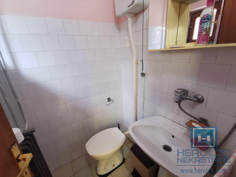 Kompletno seosko domaćinstvo 32