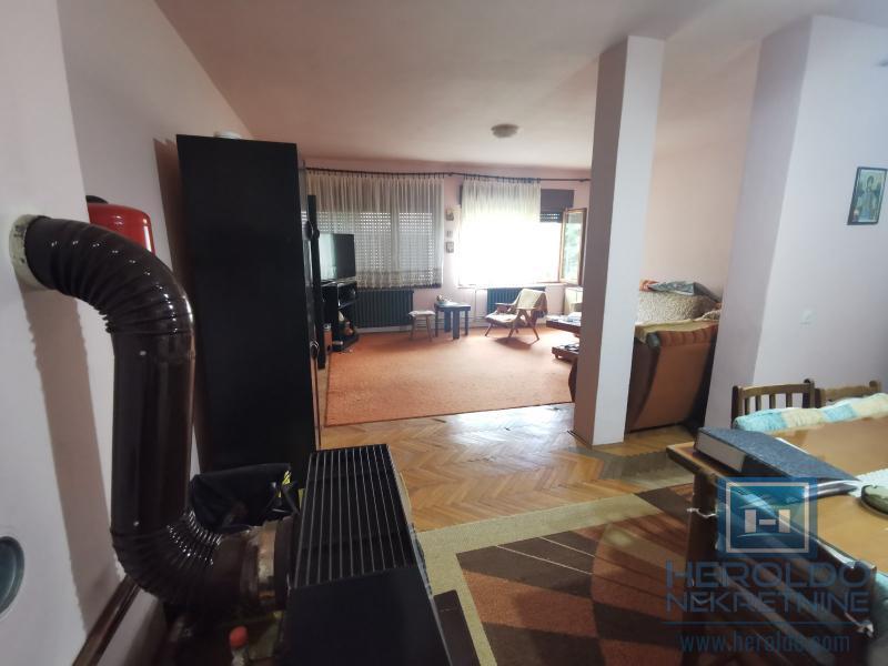 Kompletno seosko domaćinstvo 34