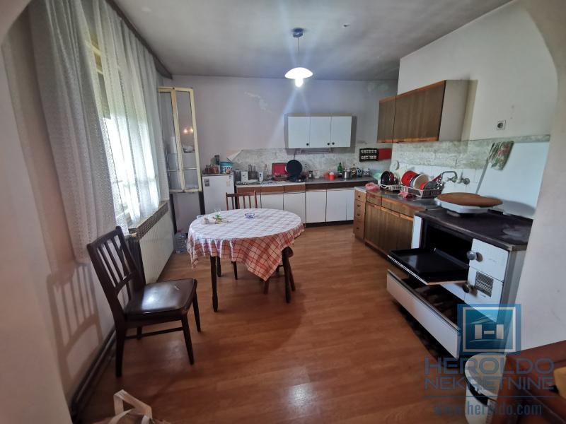 Kompletno seosko domaćinstvo 35