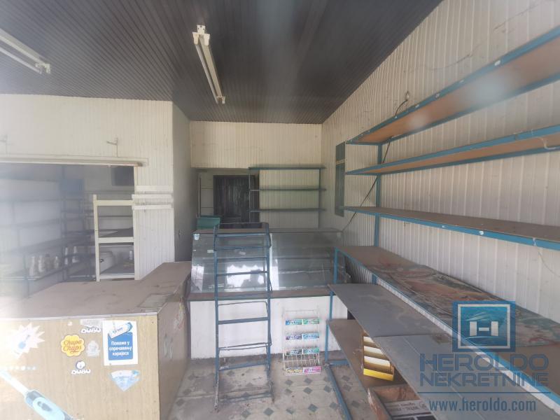 Kompletno seosko domaćinstvo 39