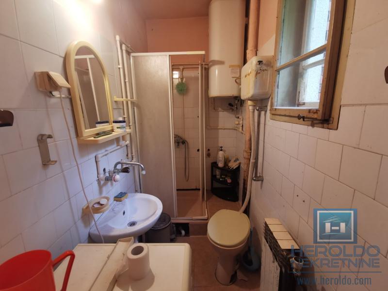 Kompletno seosko domaćinstvo 4