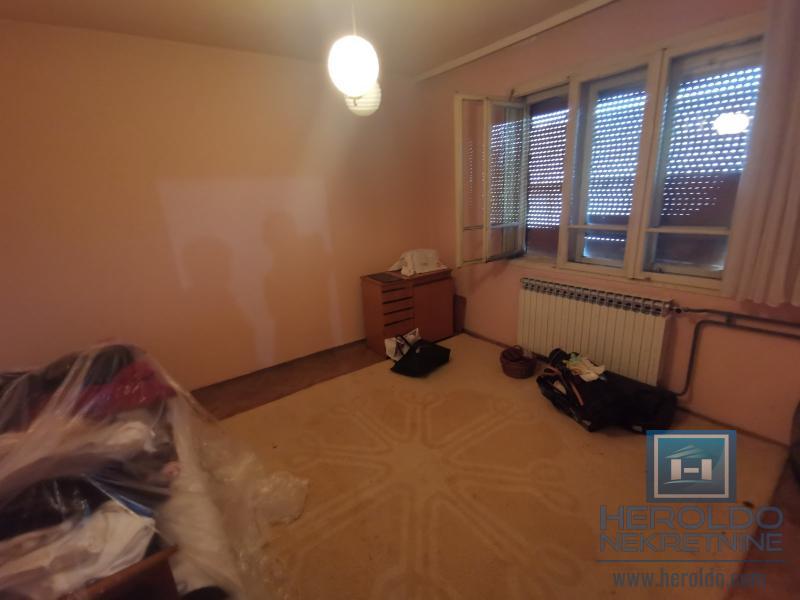 Kompletno seosko domaćinstvo 28