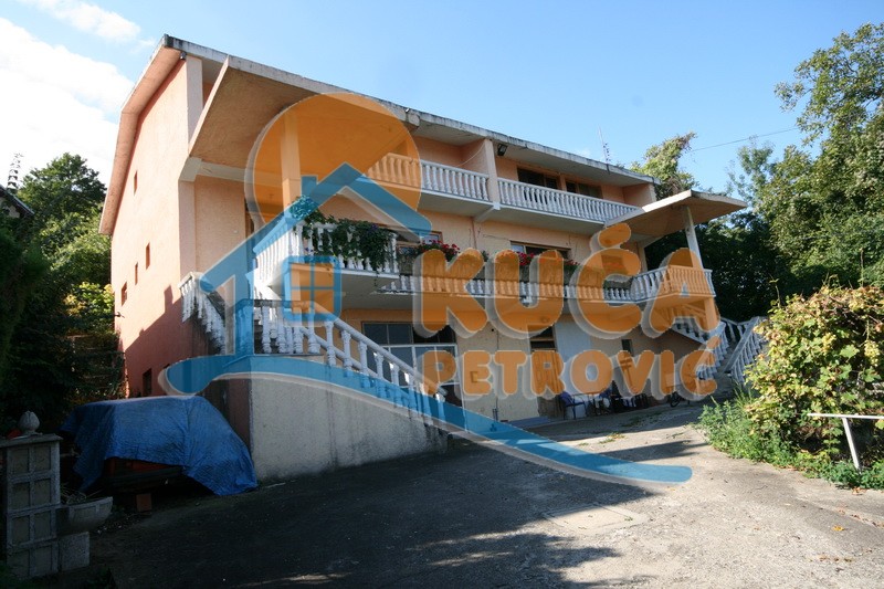 četvorosobna kuća, 500 m2, Niška Banja, Trg republike ID: p-01602 1