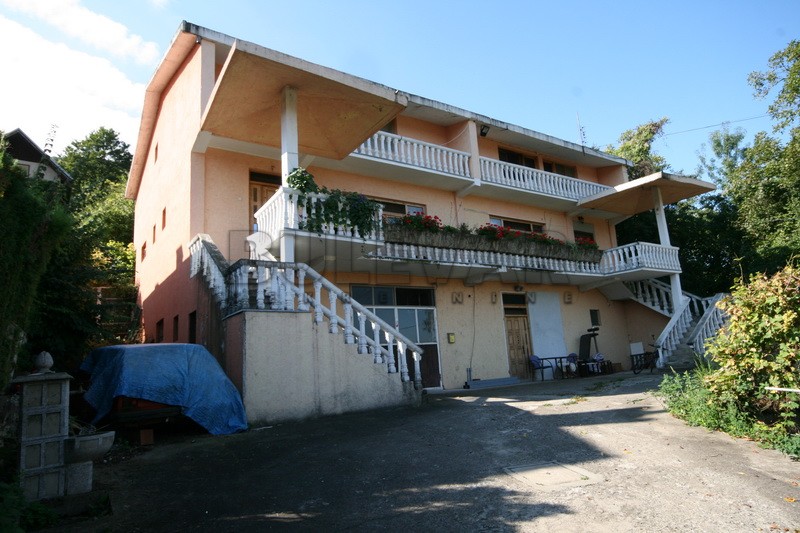 četvorosobna kuća, 500 m2, Niška Banja, Trg republike ID: p-01602 6