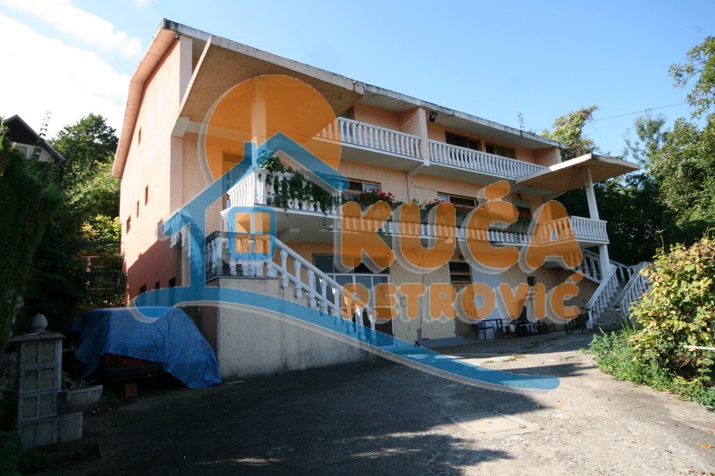 četvorosobna kuća, 500 m2, Niška Banja, Trg republike ID: p-01602 6