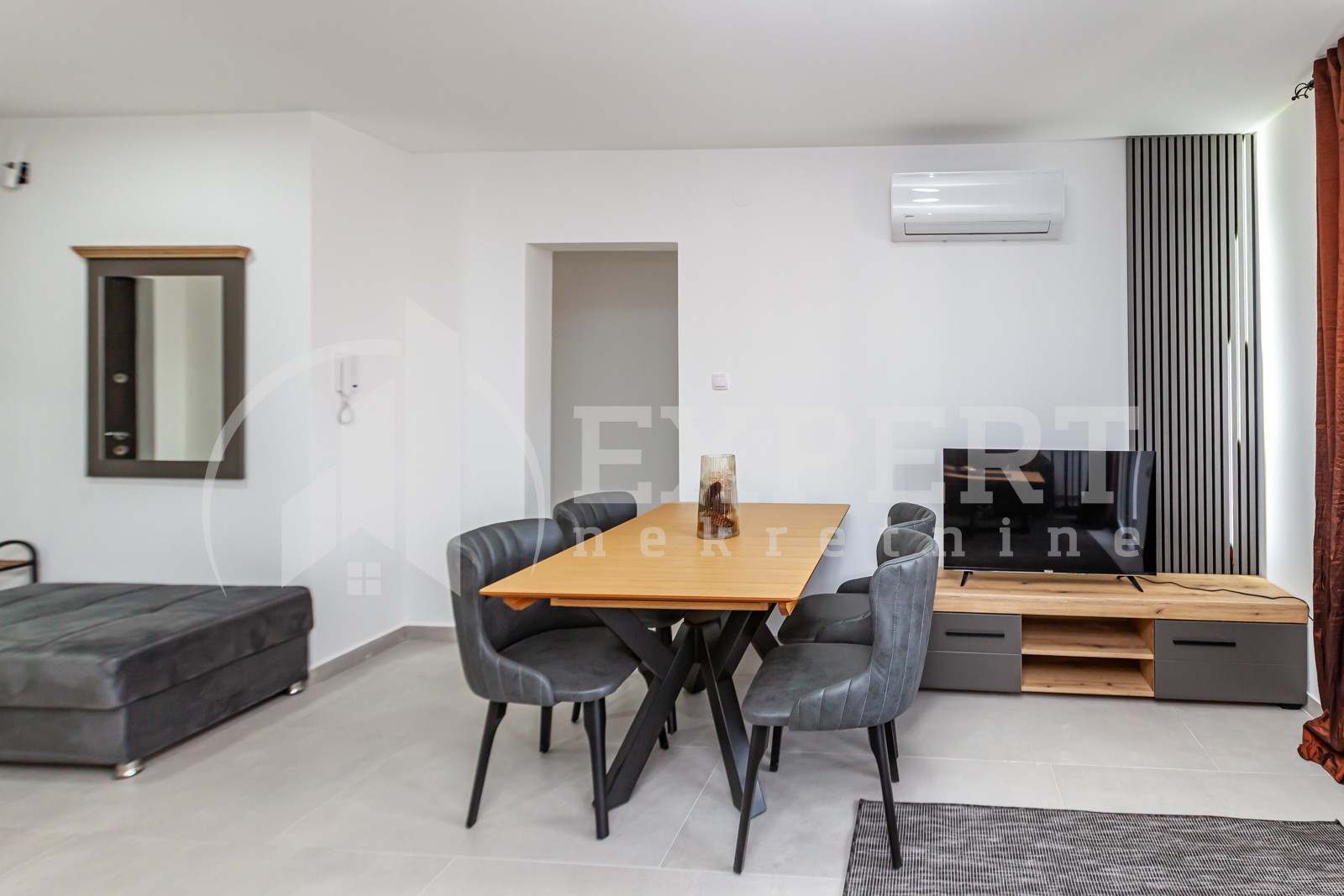 Dvosoban stan, 55 m2, Crveni Pevac, Hajduk Stanka ID: i-013270 1