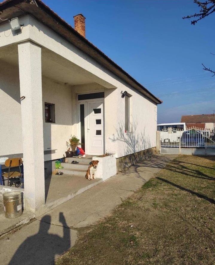 Prodajem kucu u Sefkerinu 200m2 1