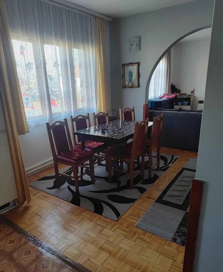 Prodajem kucu u Sefkerinu 200m2 4