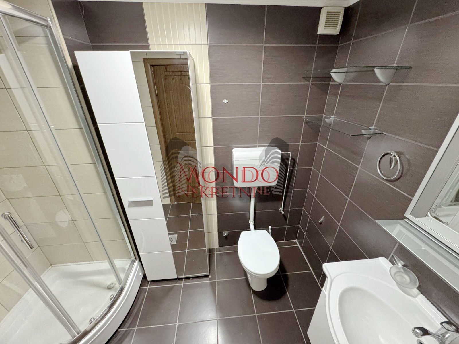 Jednoiposoban stan u samom centru nedaleko od parka Cair, novogradnja! 10