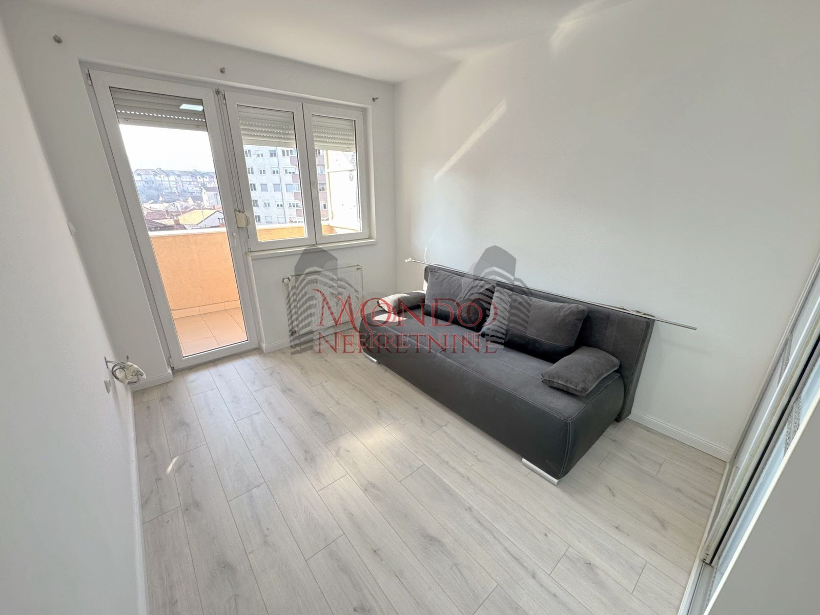 Jednoiposoban stan u samom centru nedaleko od parka Cair, novogradnja! 6