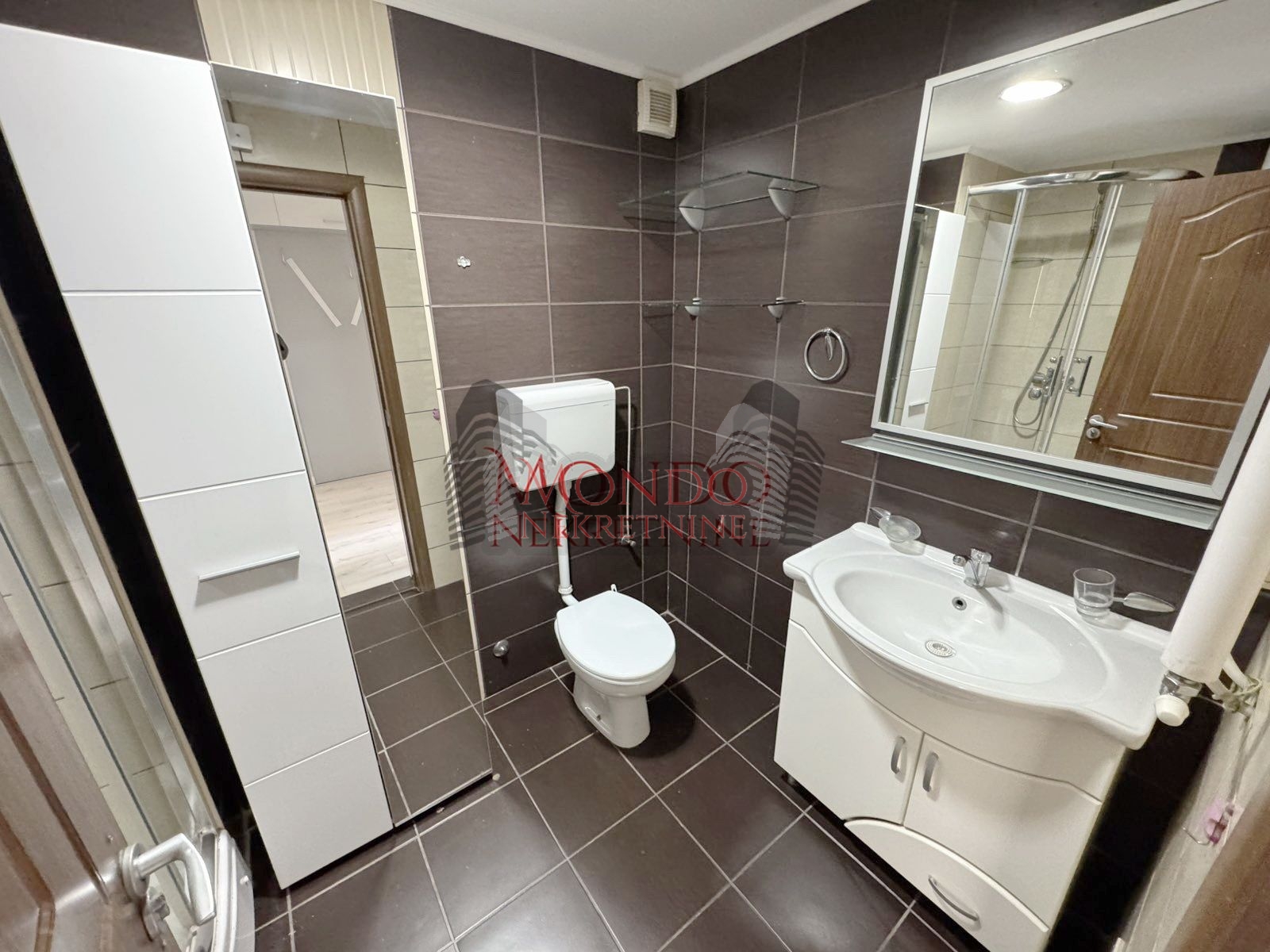 Jednoiposoban stan u samom centru nedaleko od parka Cair, novogradnja! 9