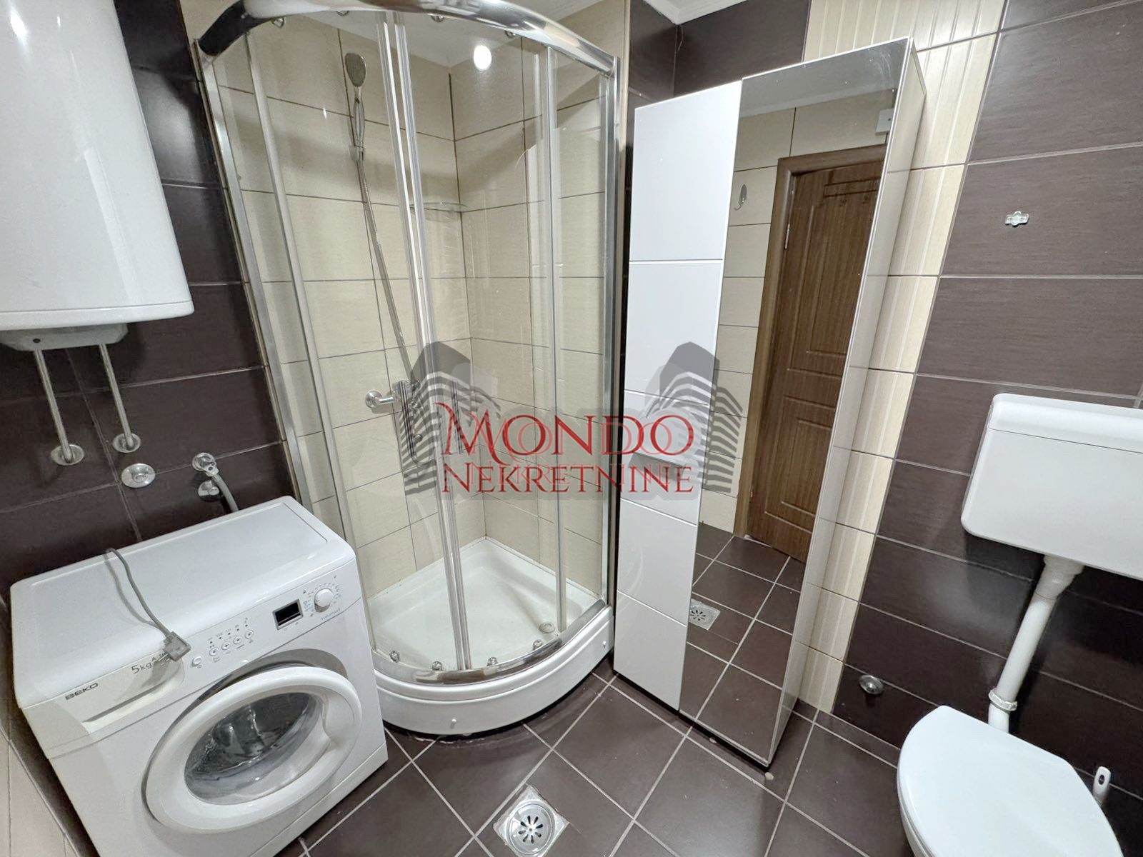 Jednoiposoban stan u samom centru nedaleko od parka Cair, novogradnja! 11