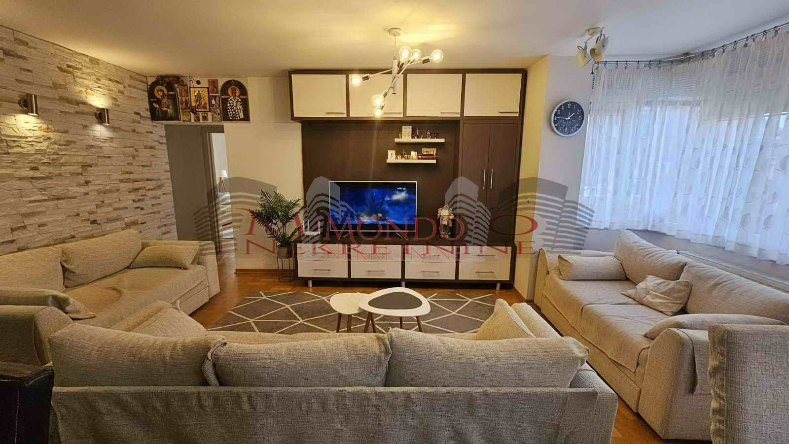 Trosoban stan 78m2 u poslovnom komplesu Magdon. 4