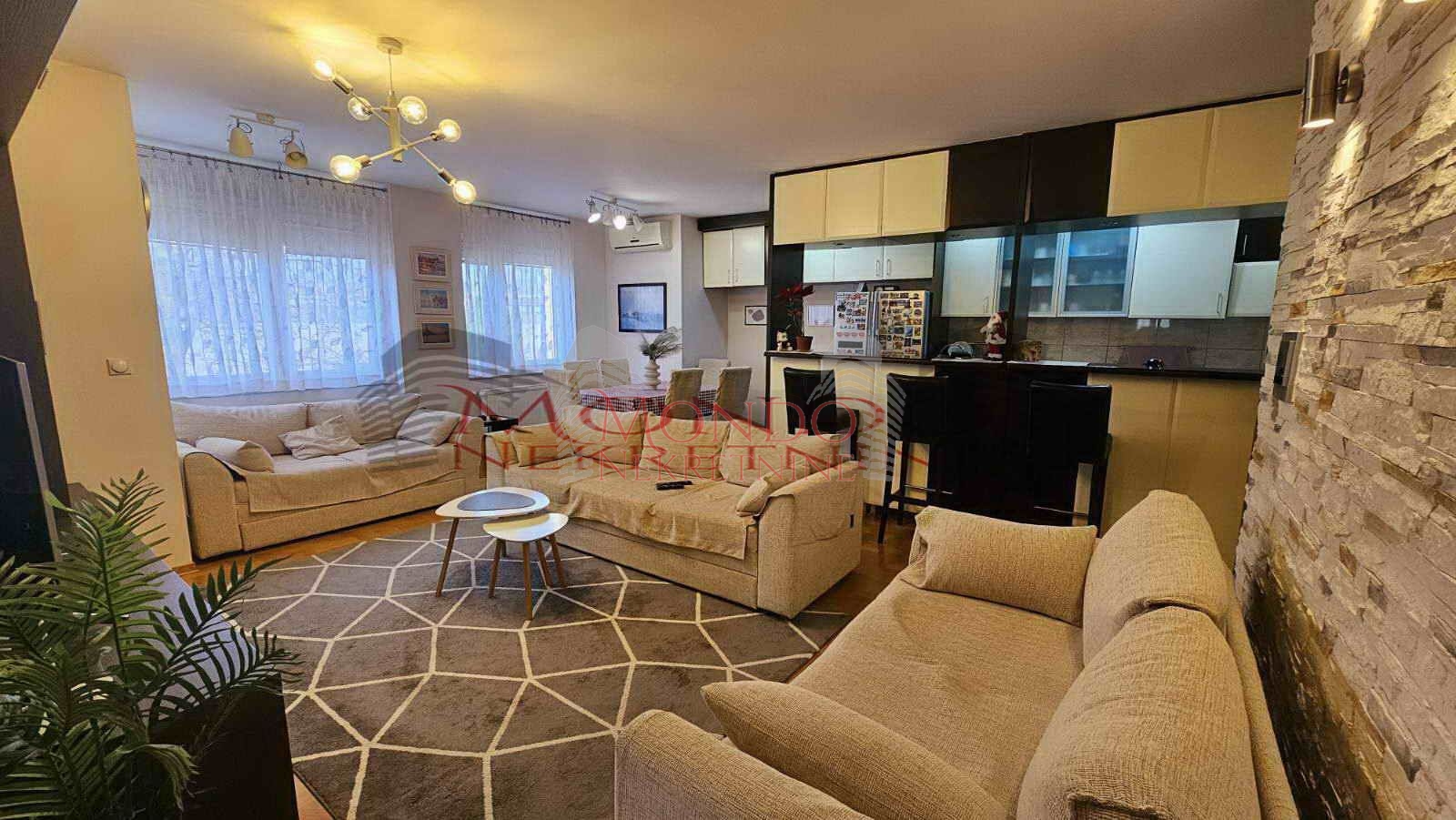 Trosoban stan 78m2 u poslovnom komplesu Magdon. 7