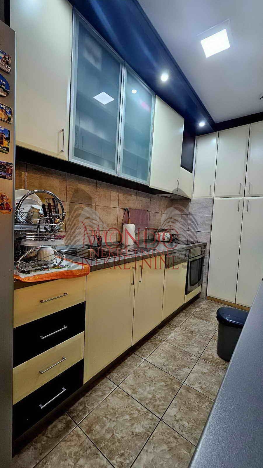 Trosoban stan 78m2 u poslovnom komplesu Magdon. 10