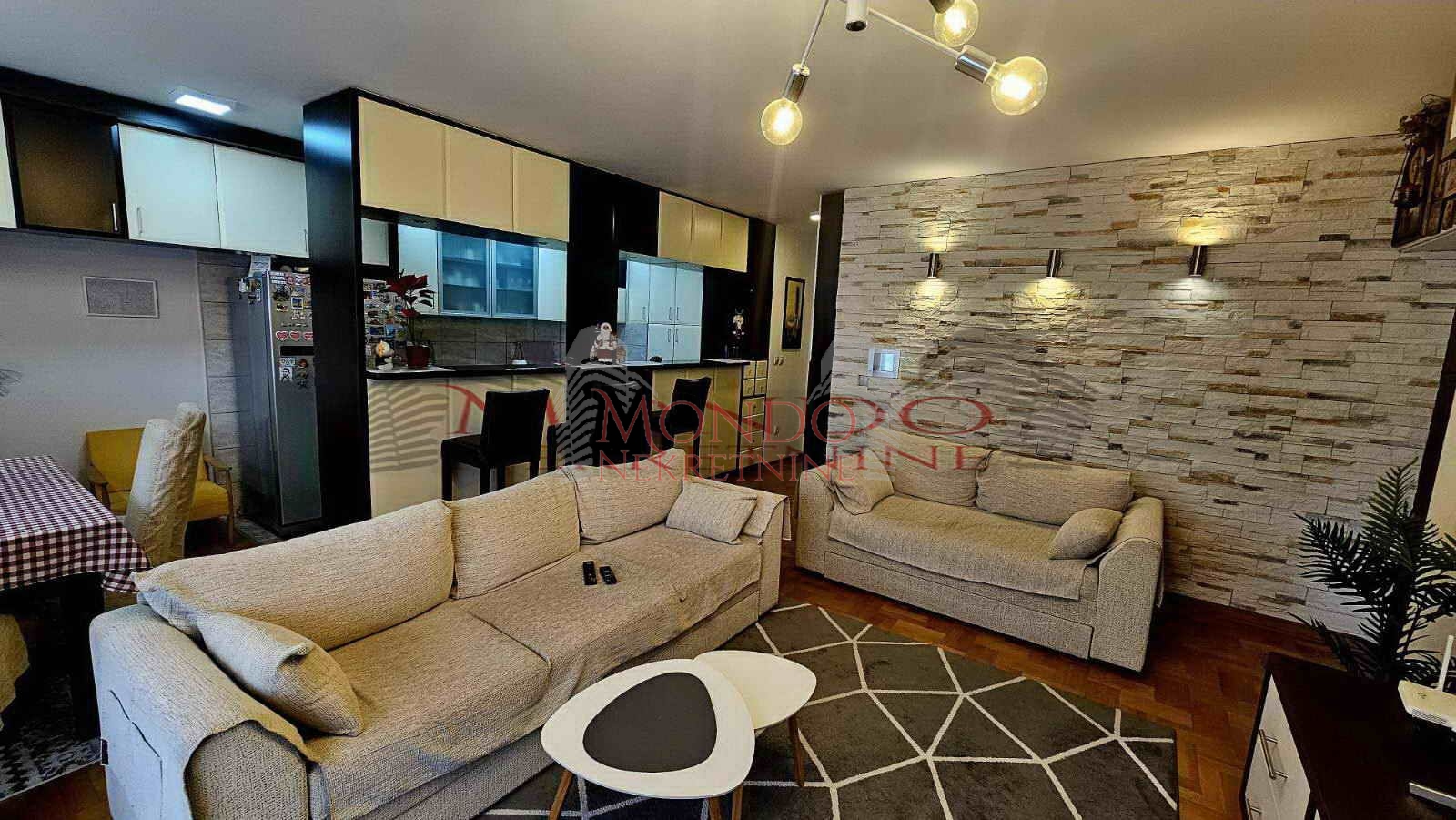 Trosoban stan 78m2 u poslovnom komplesu Magdon. 6