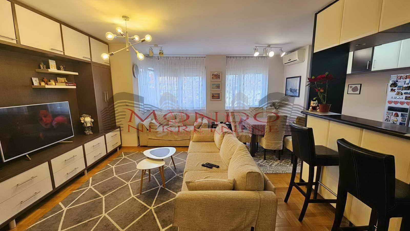 Trosoban stan 78m2 u poslovnom komplesu Magdon. 5