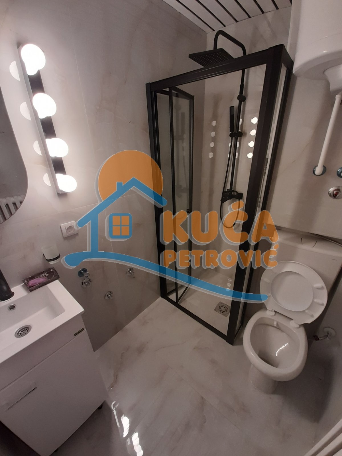 Trosoban stan, 63 m2, Čair, Cara Dušana ID: i-013282 9