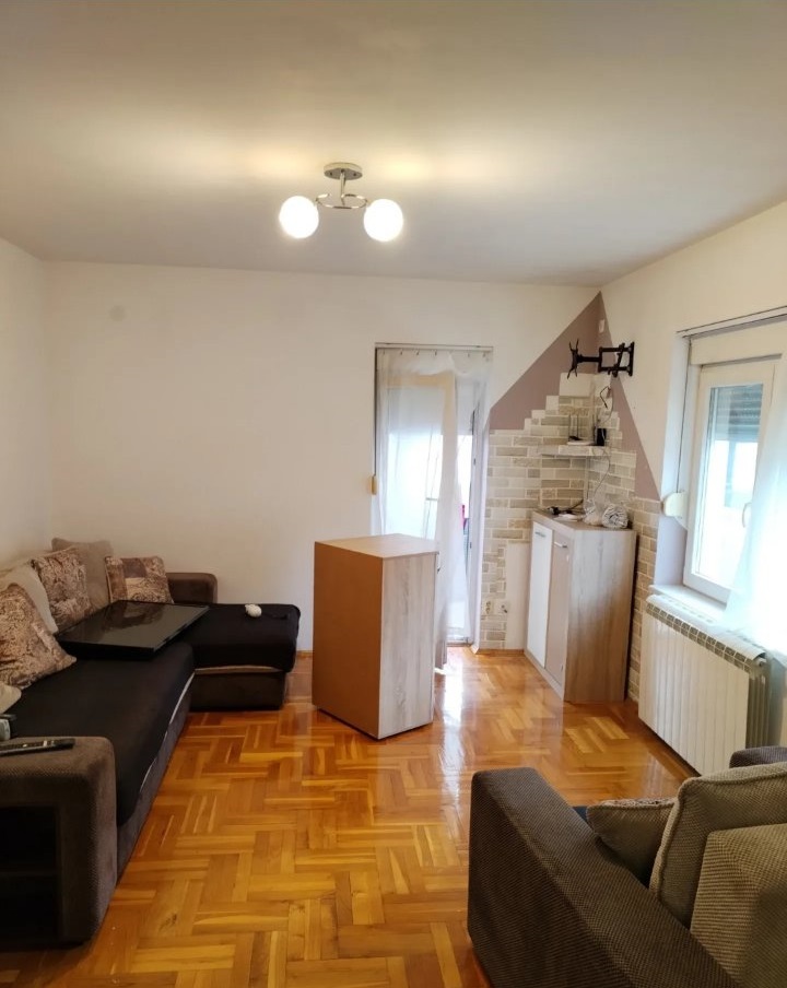 Prodajem stan Beograd Bolec 91m2 2