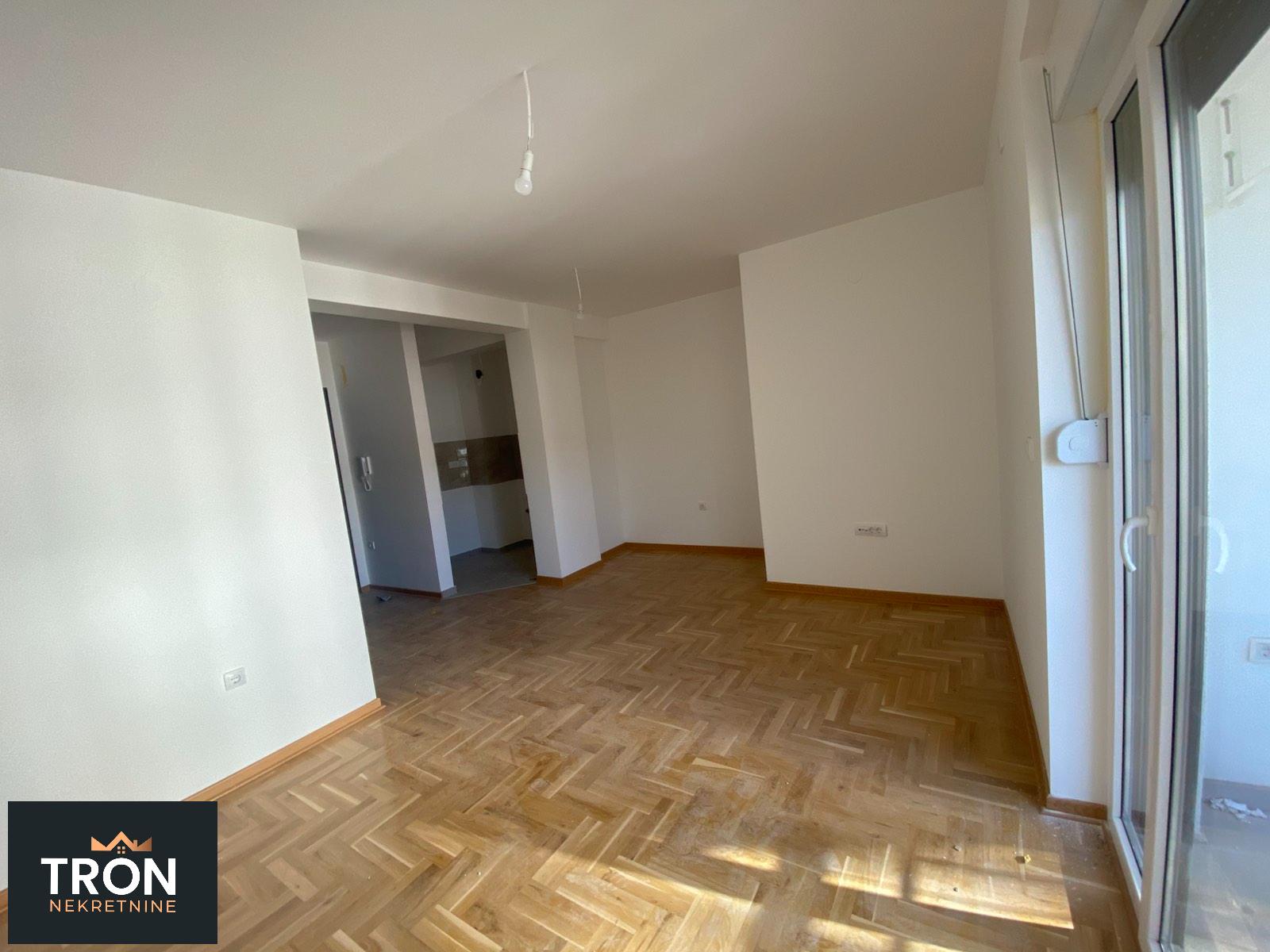 Garsonjera u strogom centru   30m2 9