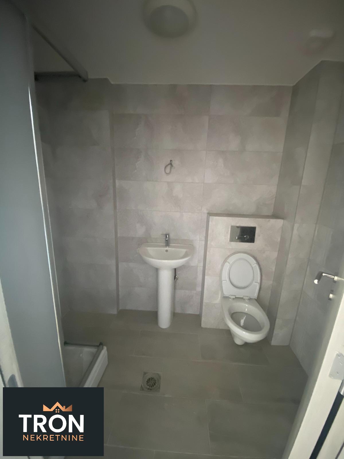 Garsonjera u strogom centru   30m2 13