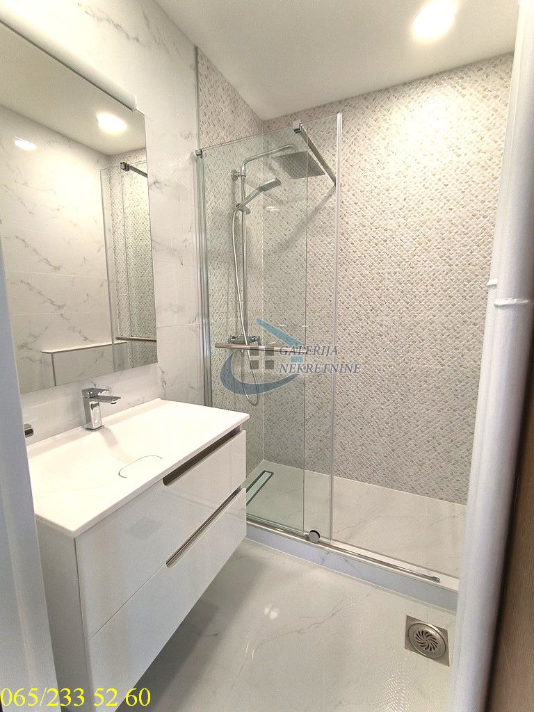 Novi Beograd  Blok 45   Nehruova 70m2 5