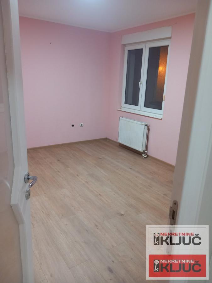 FUTOŠKA PIJACA, 44m2, Dvosoban, Prazan, Visoko prizemlje,sa svojim parking mestom 3