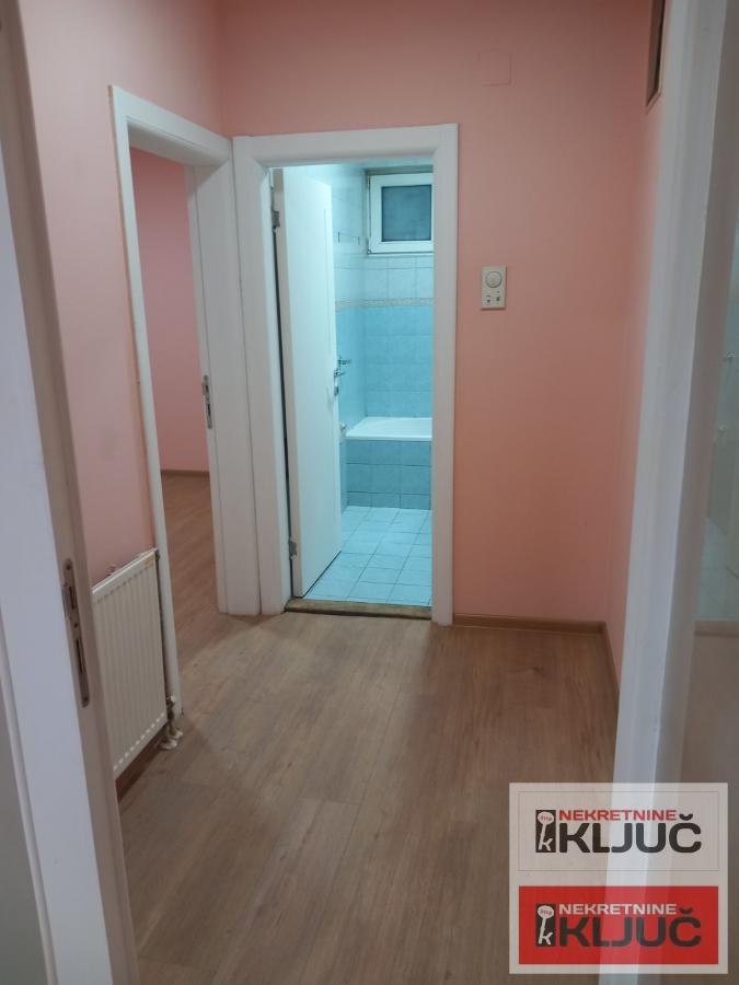 FUTOŠKA PIJACA, 44m2, Dvosoban, Prazan, Visoko prizemlje,sa svojim parking mestom 6