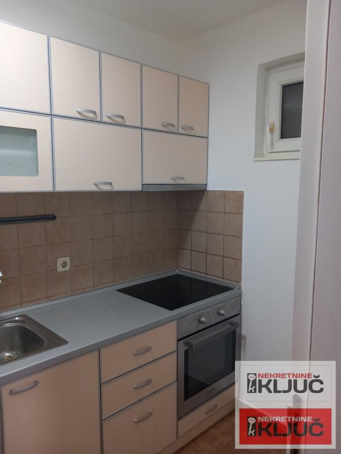 FUTOŠKA PIJACA, 44m2, Dvosoban, Prazan, Visoko prizemlje,sa svojim parking mestom 8