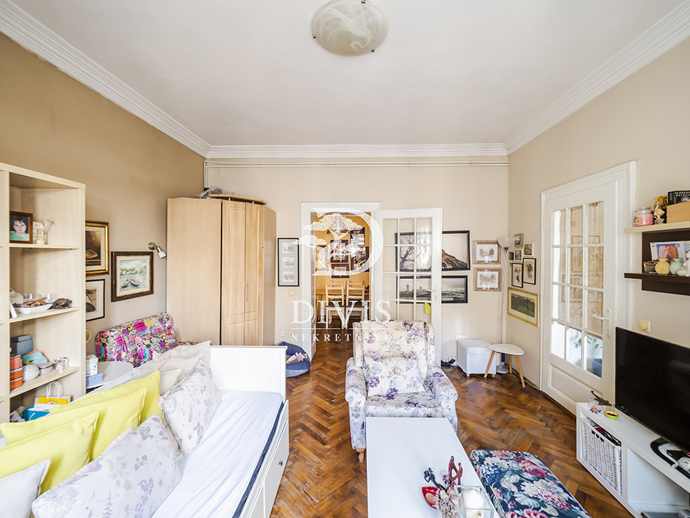 Prodajemo salonski  dvosoban  ušuškan stan 57m2 1