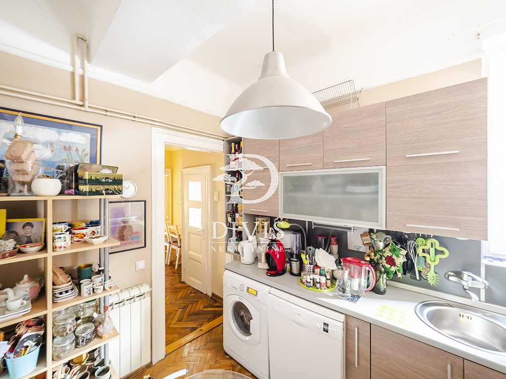 Prodajemo salonski  dvosoban  ušuškan stan 57m2 3