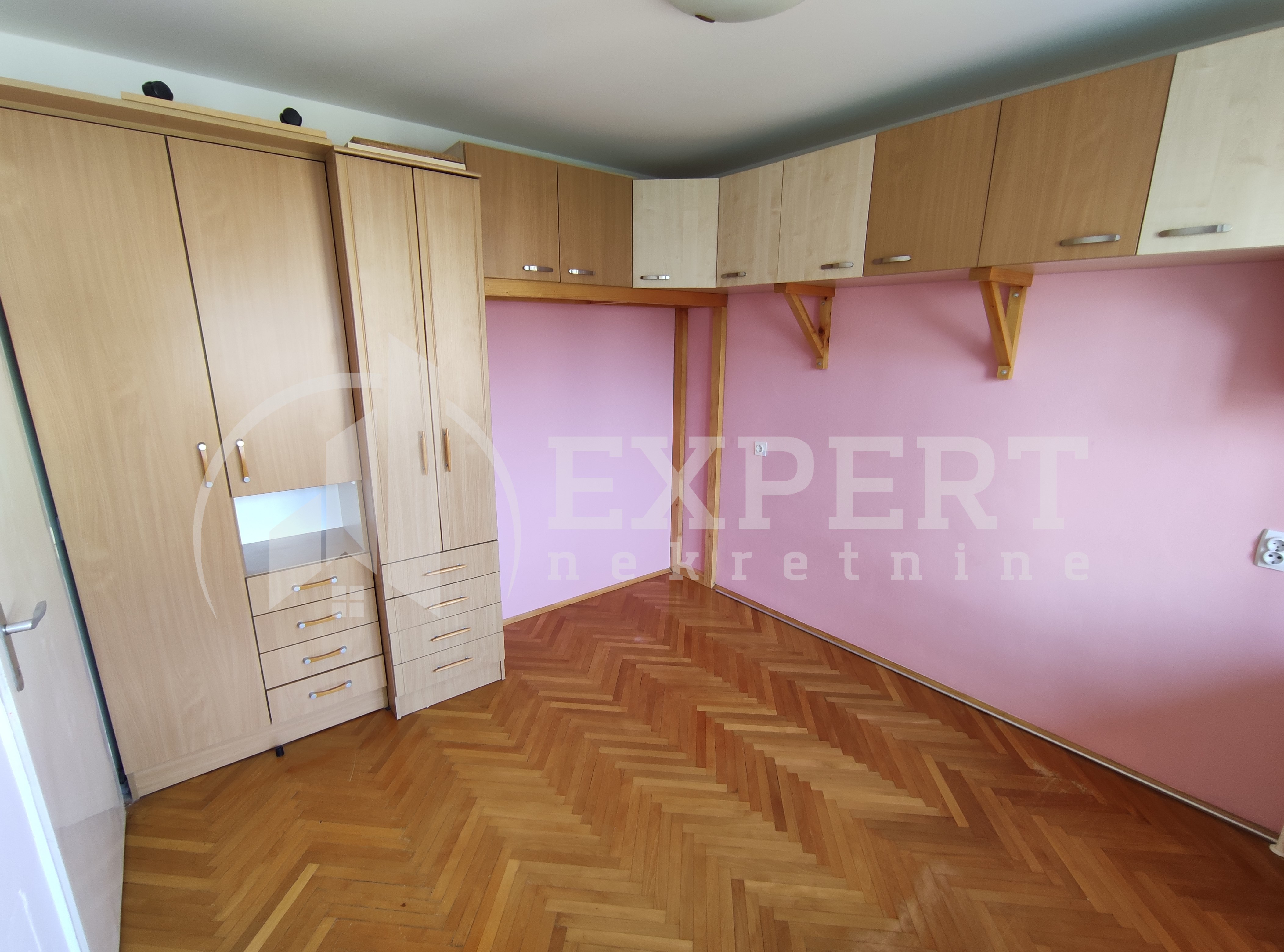 Dvosoban stan, 50 m2, Crveni Pevac, Generala Bože Jankovića ID: i-013308 5