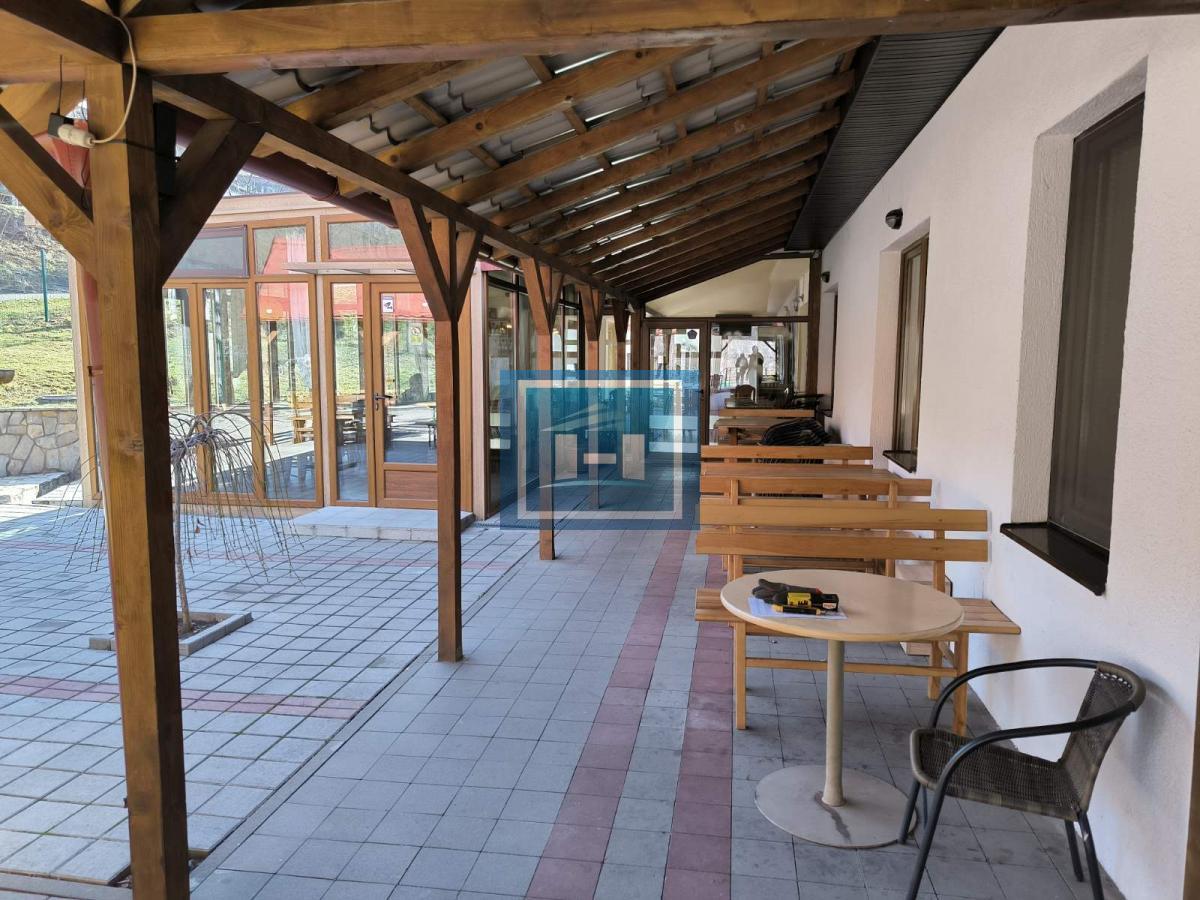 Predivan kompleks od 1000m2 u podnožju Rtnja na prodaju 5
