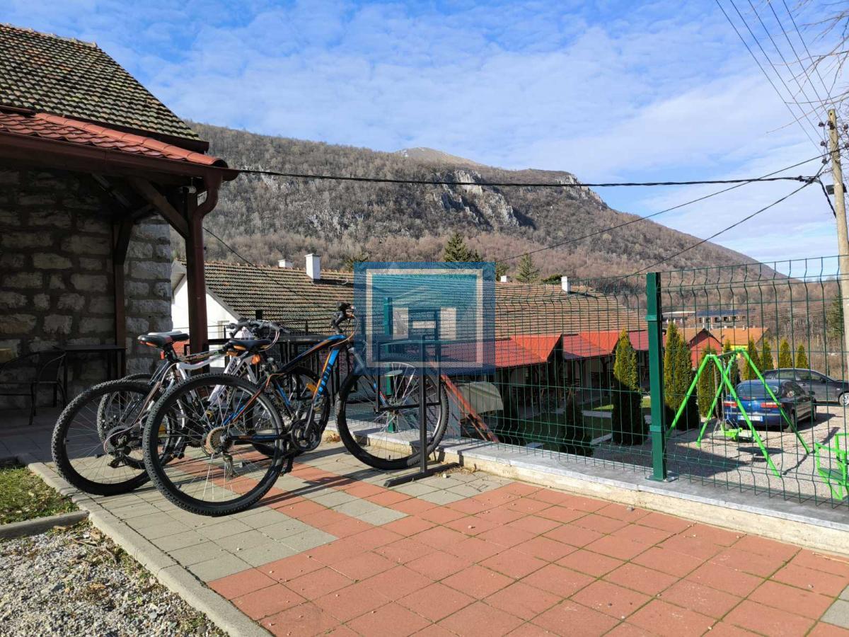 Predivan kompleks od 1000m2 u podnožju Rtnja na prodaju 7