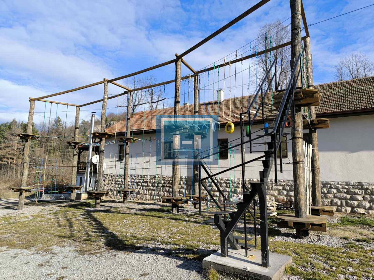 Predivan kompleks od 1000m2 u podnožju Rtnja na prodaju 9