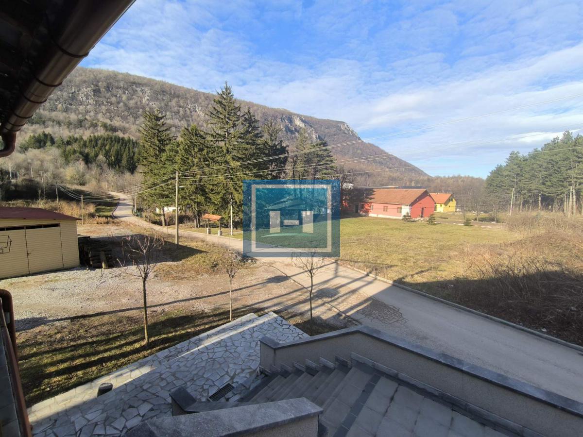 Predivan kompleks od 1000m2 u podnožju Rtnja na prodaju 10