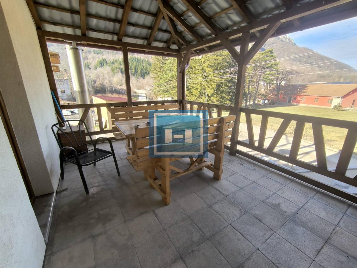 Predivan kompleks od 1000m2 u podnožju Rtnja na prodaju 11