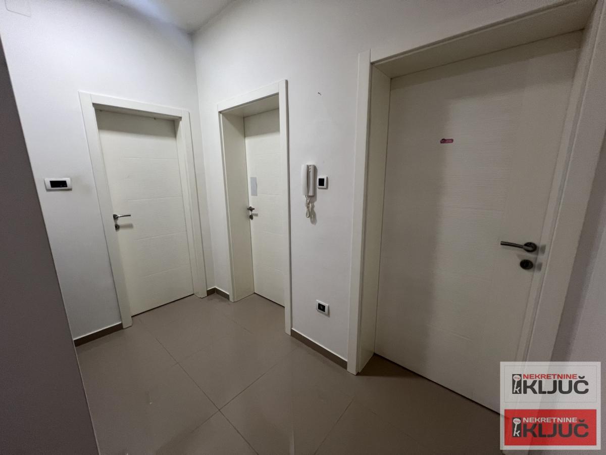 VETERNIK, 87m2, Trosoban sa parking mestom 6