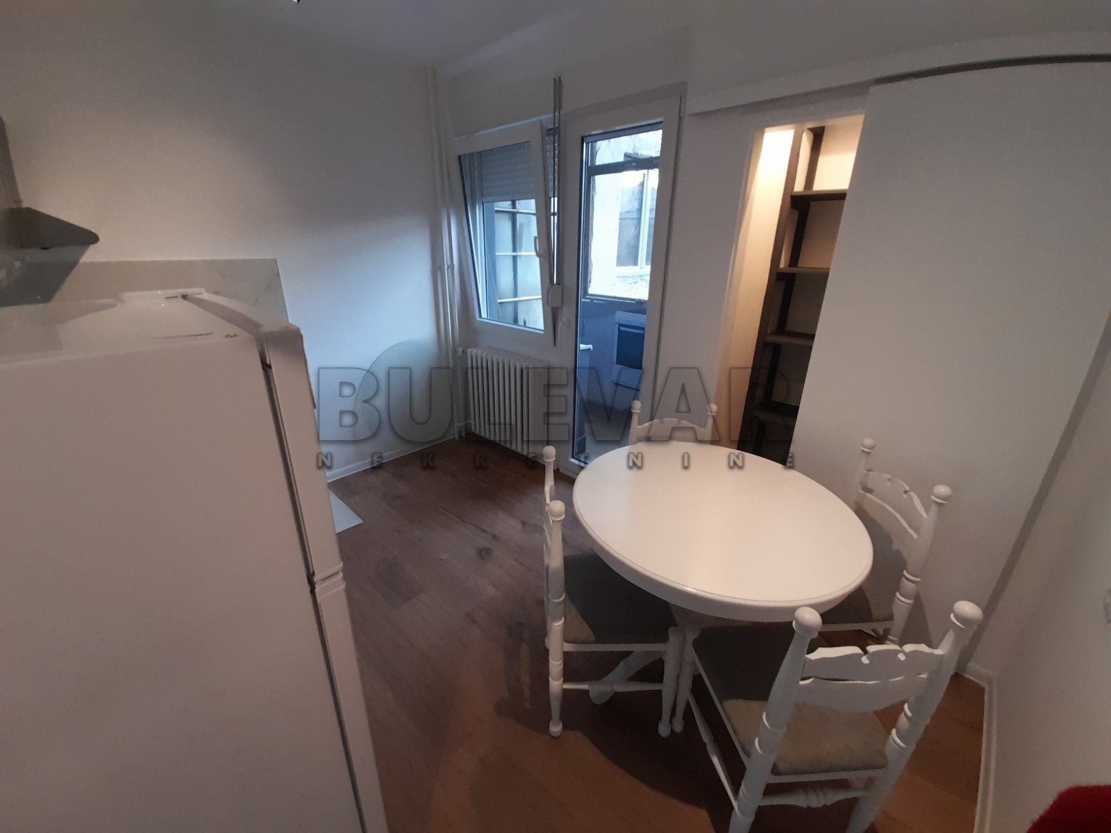 Trosoban stan, 63 m2, Čair, Cara Dušana ID: i-013282 6