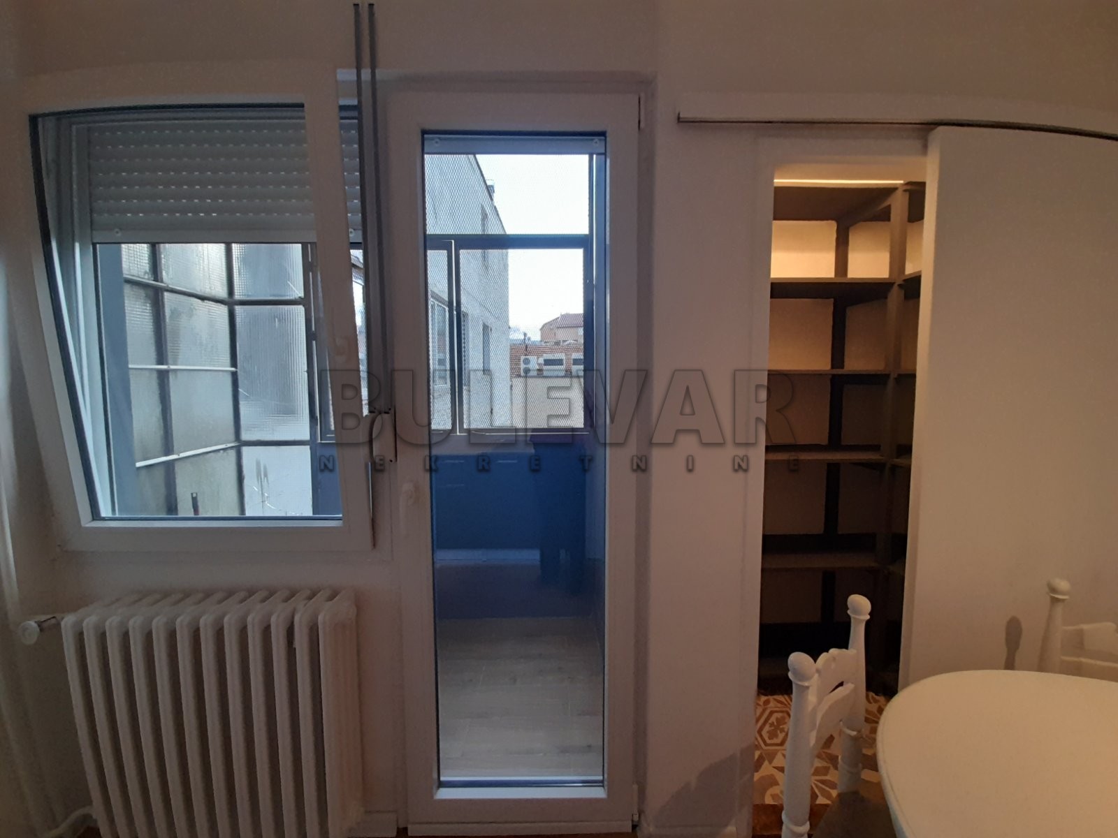 Trosoban stan, 63 m2, Čair, Cara Dušana ID: i-013282 7