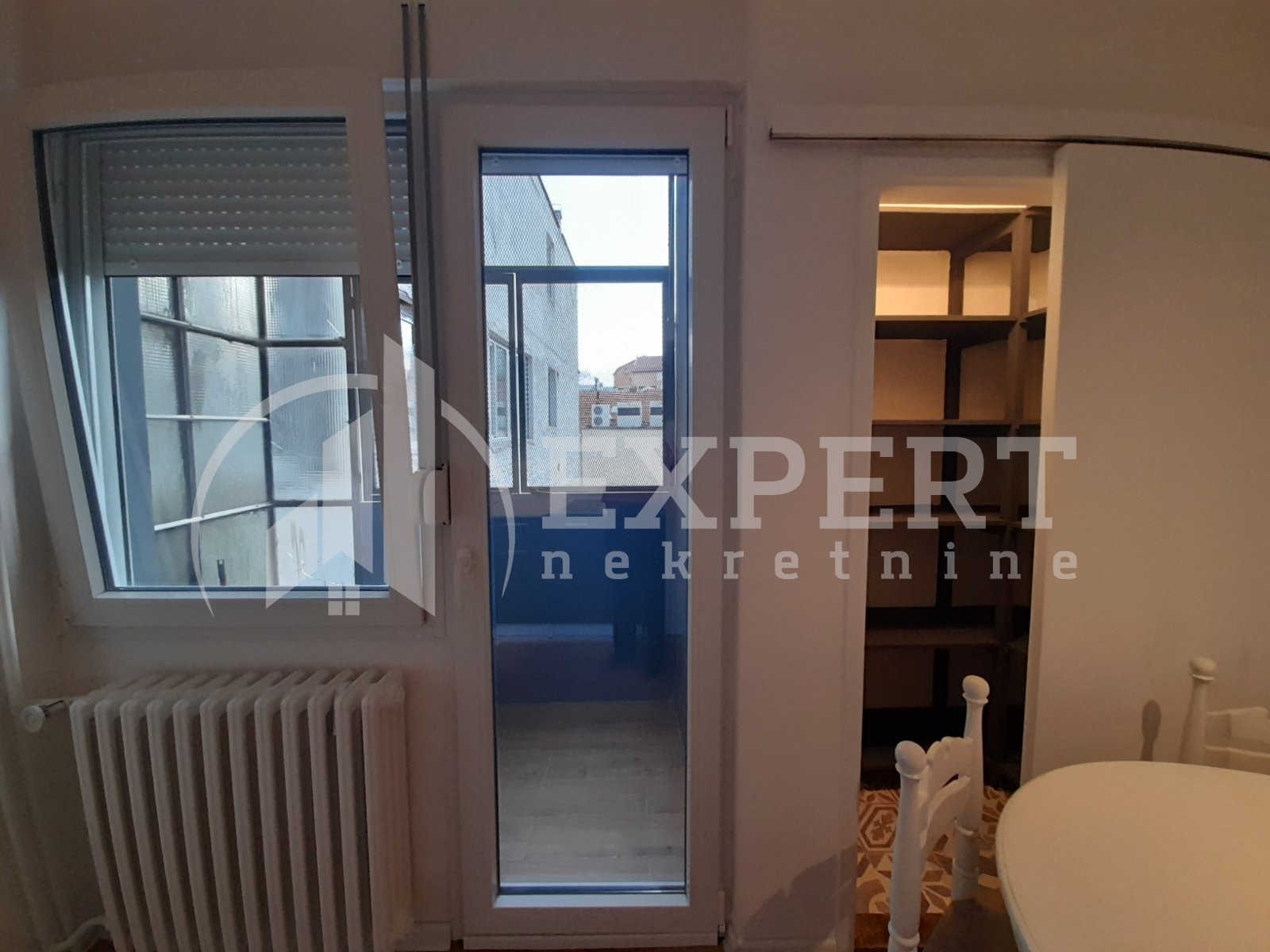 Trosoban stan, 63 m2, Čair, Cara Dušana ID: i-013282 7